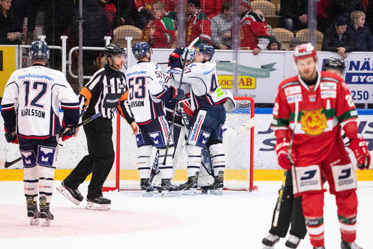 Linköpings målvakt Jonas Gustavsson och Eddie Larsson och
