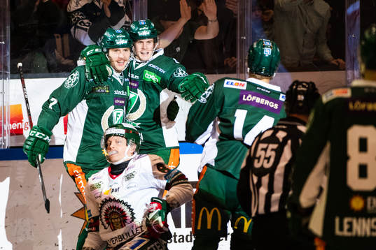 Färjestads Johan Ivarsson jublar