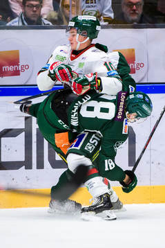 Frölundas Gustav Lindström och Färjestads Axel Ottosson