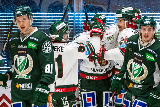 Frölundas Joel Lundqvist jublar med lagkamrater