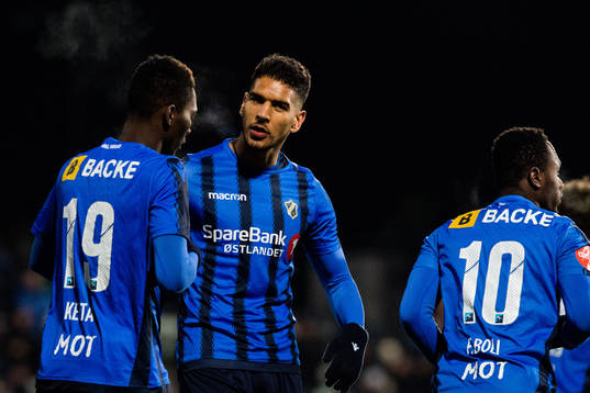 Aboubakar Keita and Ohi Omoijuanfo of Stabæk celebrate