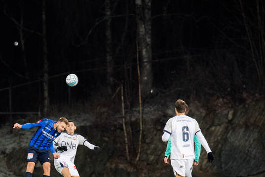 Vadim Demidov of Stabæk and Mustafa "Mos" Abdellaoue of