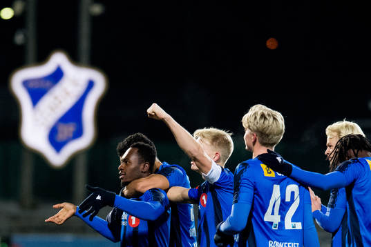 Franck Boli of Stabæk celebrates with his teammates