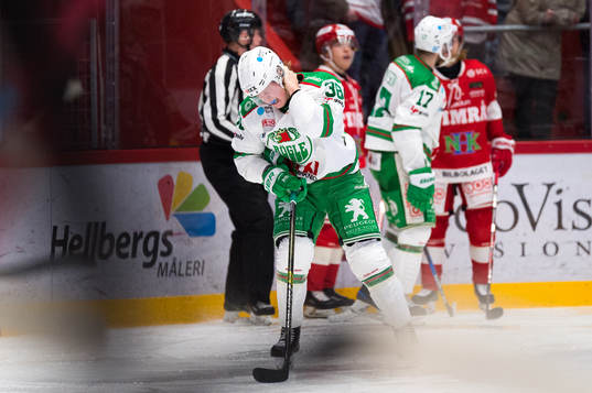 Rögles Erik Andersson har ont