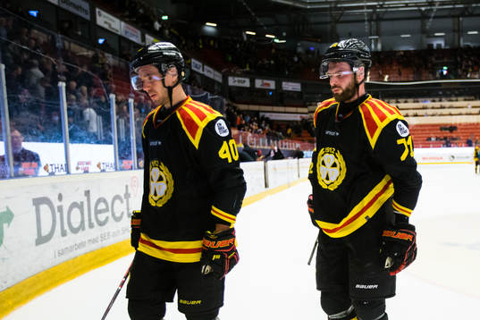 Brynäs Jesper Jensen (v) och Robert Kousal (h) deppar