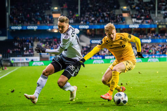 Jonathan Alberto Levi of Rosenborg and Emil Jonassen of