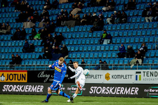 Magnus Eikrem of Molde scores the 1-3 goal