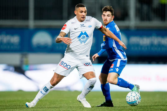Ruben Gabrielsen of Molde and Pau Vicente Morer of