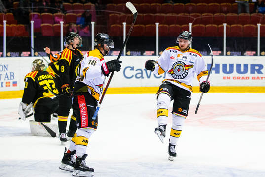 Luleås Robin Kovacs (h) jublar