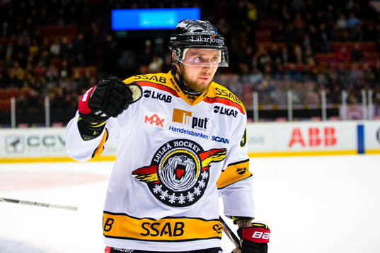 Luleås Robin Kovacs jublar