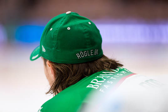 Rögles logga på en keps