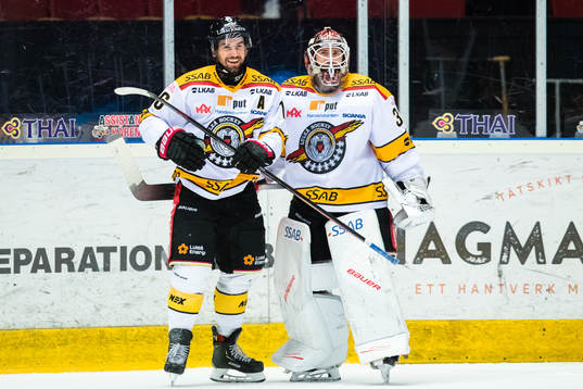 Luleås Niklas Olausson sätter avgörande straffen och