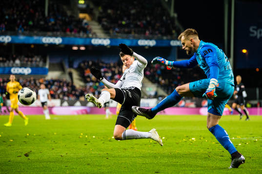 Pål Andre Helland of Rosenborg and Ricardo Henrique Schuck