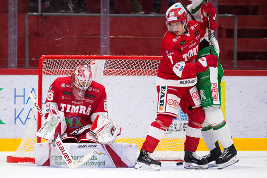 Timrås målvakt Niklas Svedberg och Marcus Hardegård