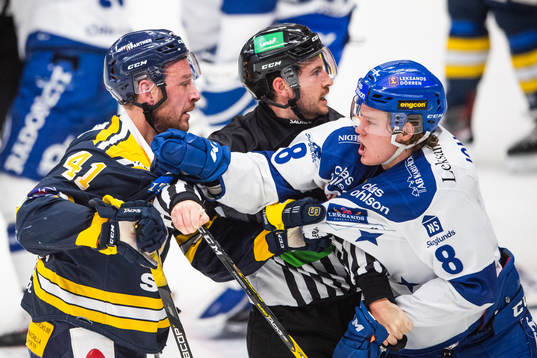 Gruff mellan Sveriges Stefan Gråhns och Leksands Filip