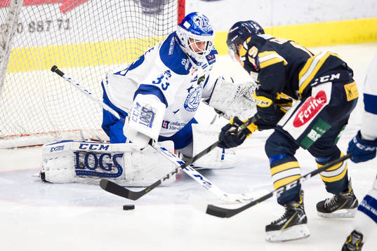 Leksands målvakt Axel Brage och Södertäljes Lucas