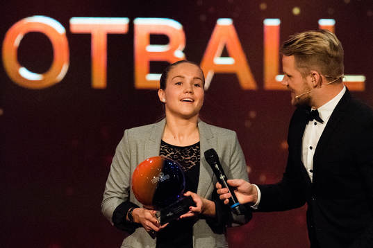 Guro Reiten is awarded the prize as player of the year in