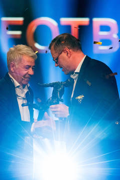 Kjetil Rekdal of Start is awarded "Kniksens Hederspris" by