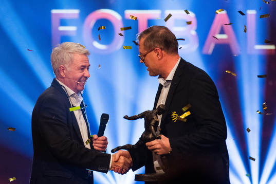 Kjetil Rekdal of Start is awarded "Kniksens Hederspris" by
