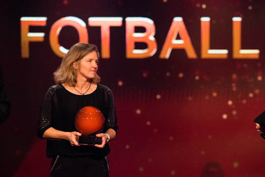 Hege Riise is awarded the prize as coach of the year in