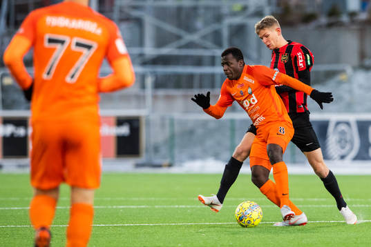 Brommapojkarnas Fritiof Björkén och AFC Eskilstunas
