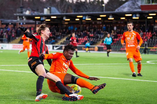 Brommapojkarnas Johan Falkmar och AFC Eskilstunas Samuel
