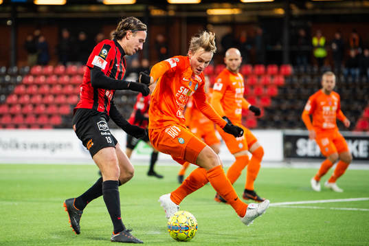 Brommapojkarnas Philip Hellqvist och AFC Eskilstunas Robert