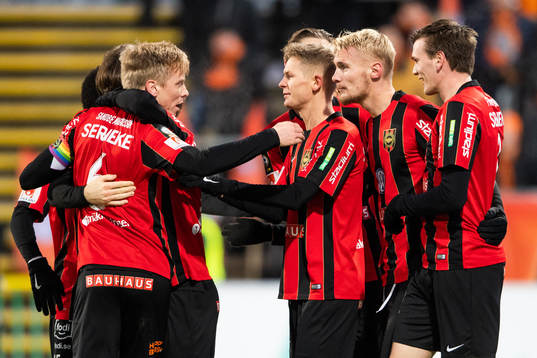 Brommapojkarnas Ludvig Öhman Silwerfeldt jublar med