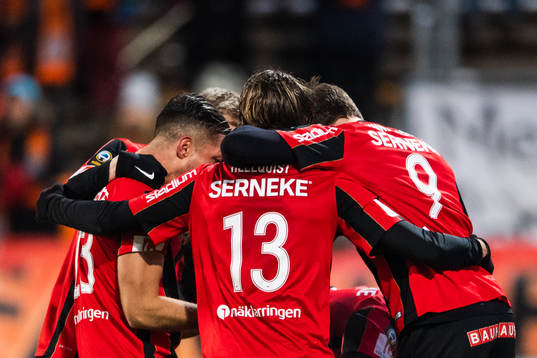 Brommapojkarnas Ludvig Öhman Silwerfeldt jublar med