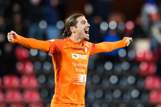 AFC Eskilstunas Christian Miljevic jublar