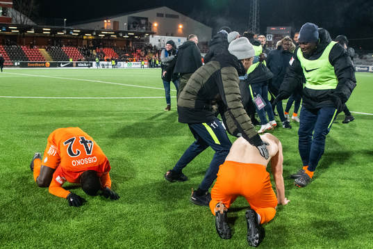 AFC Eskilstunas Kerfala Cissko jublar