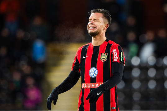 Brommapojkarnas Erik Figueroa deppar