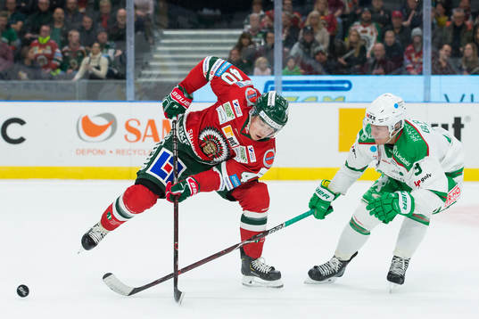 Frölundas Joel Mustonen och Rögles Daniel Bertov