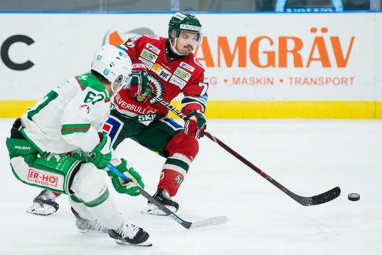 Frölundas Patrik Carlsson och Rögles Leon Bristedt