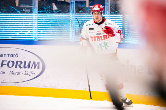 Timrås Filip Hållander jublar