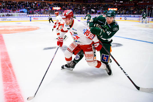 Timrås Hampus Larsson och Färjestads Johan Ryno