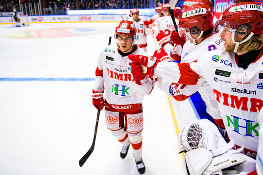 Timrås Filip Hållander jublar