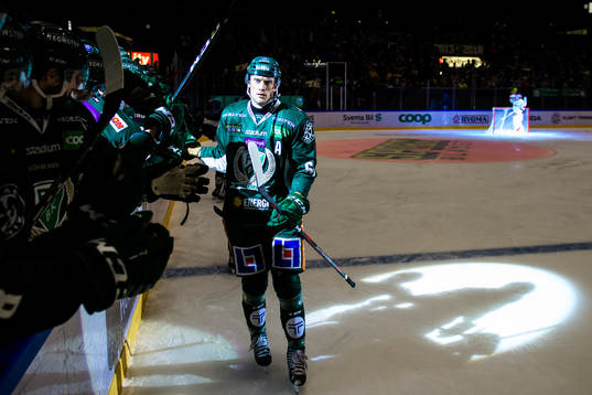 Färjestads Johan Ryno jublar