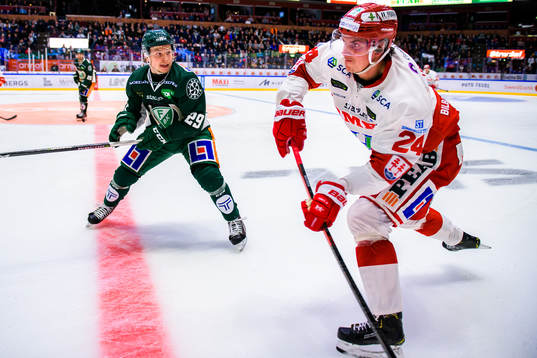 Färjestads Oskar Steen och Timrås Andreas Molinder