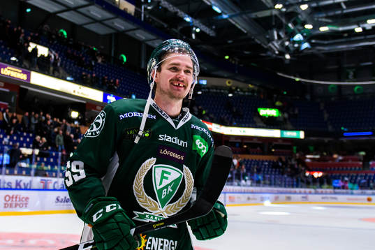 Färjestads Linus Johansson jublar