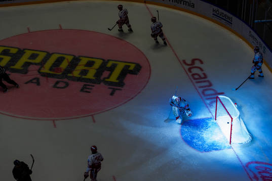Timrås målvakt Niklas Svedberg deppar