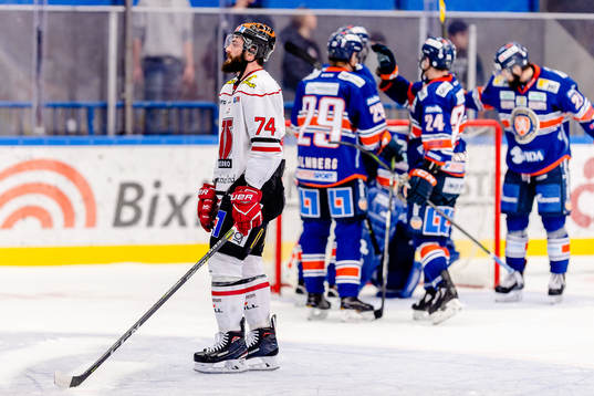Örebros Nick Ebert deppar