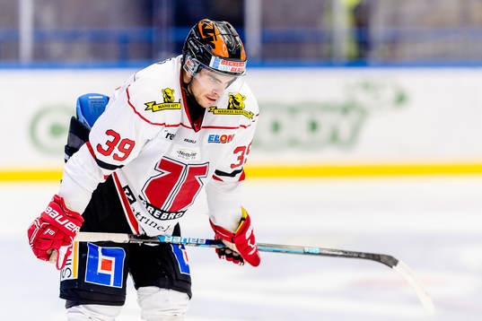 Örebros Jordan Boucher deppar