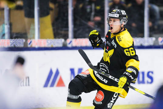 Västerås Alexander Nilsson-Lindelöf jublar