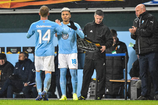 Anders Christiansen swaps with Romain Gall of Malmö FF