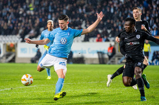 Marcus Antonsson of Malmö FF and Joseph Aidoo of Genk