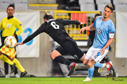 Sebastien Dewaest of Genk and Markus Rosenberg of Malmö FF