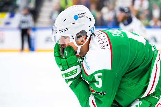 Rögles Alen Bibic tar sig för ansiktet