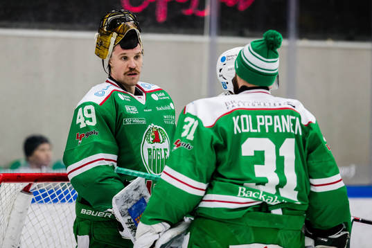 Rögles målvakt Justin Pogge och målvakt Ville Kolppanen