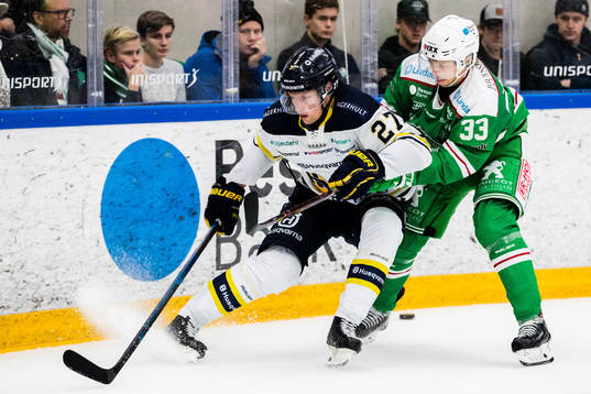 s David Gustafsson och Rögles Samuel Jonsson